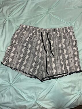 (FREE when bundled) Print shorts